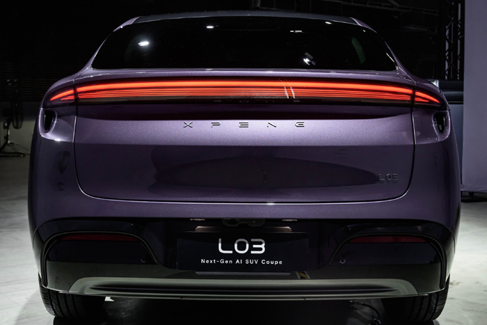 XPENG L03 ยานยนต์ AI SUV Coupe พวงมาลัยขวาคันแรกของโลก