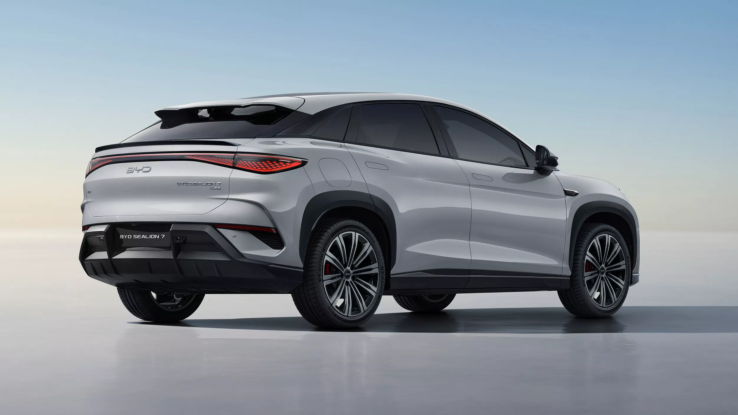 BYD Sealion 7 AWD Ultimate ชาร์จ 800V ท้าชน Tesla Model Y