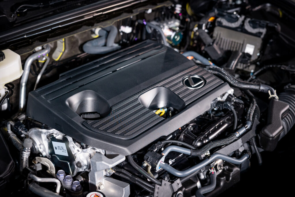 เจาะกลยุทธ์ใหม่ Lexus ES เจน 8 ซีดานหรูพรีเมียมสายไฮบริดและอีวี