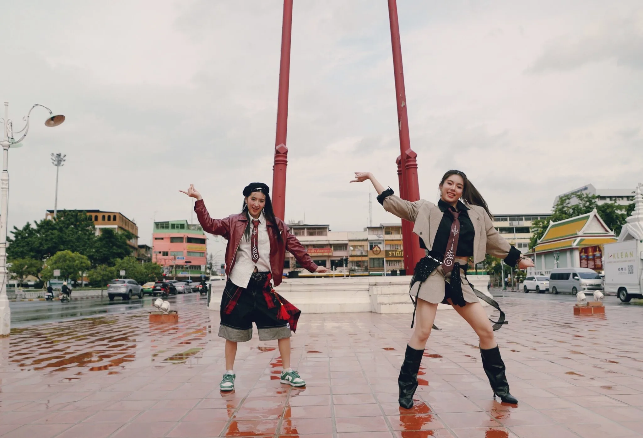 นุ่น-แพรวา ปลดล็อกซิงเกิลดูโอ T-POP พลังสายมู “มานี่มา”