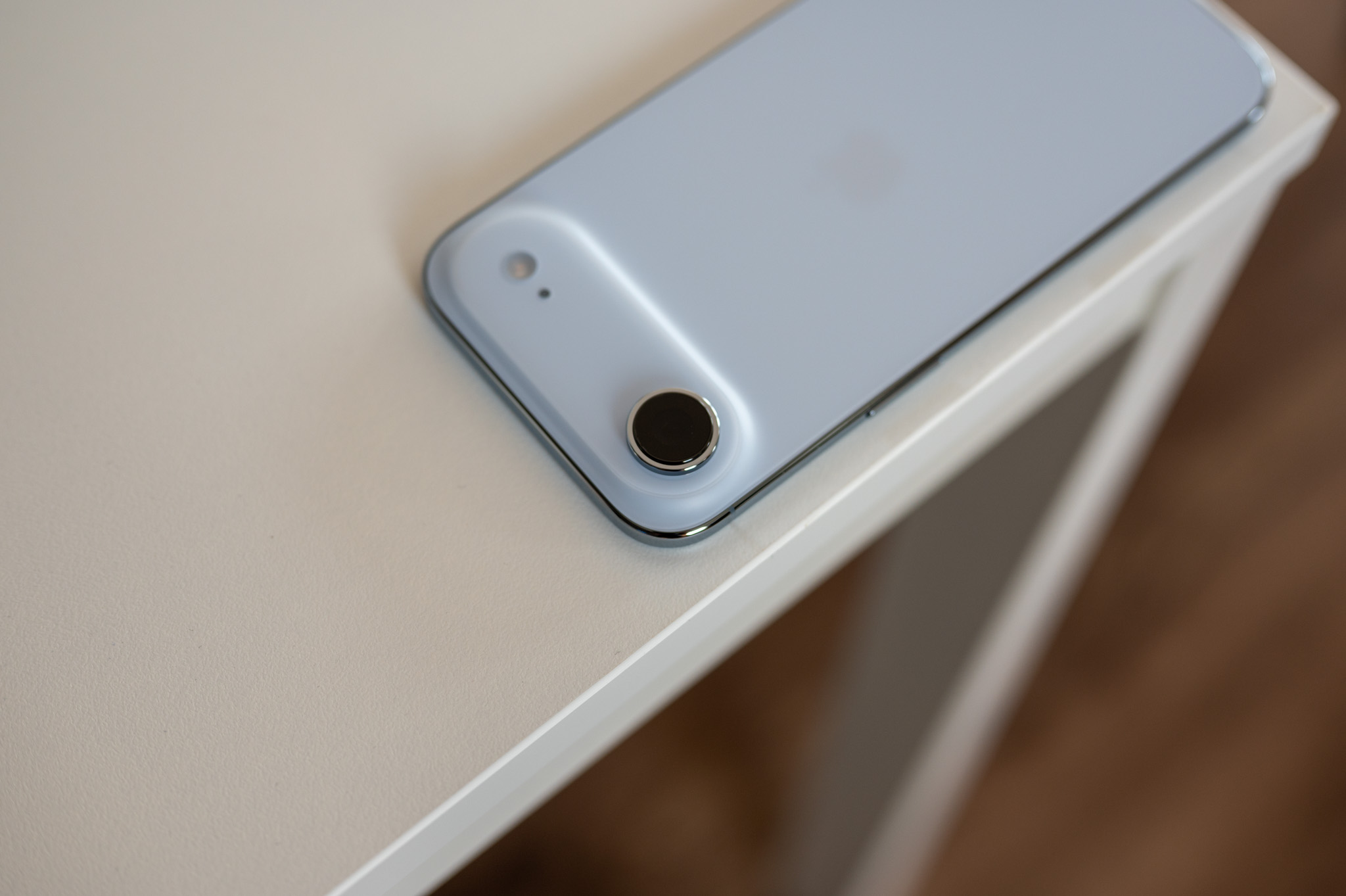 วิเคราะห์กลยุทธ์เปิดตัว iPhone Ultra ทำไมซื้อยากและจำกัดภูมิภาค