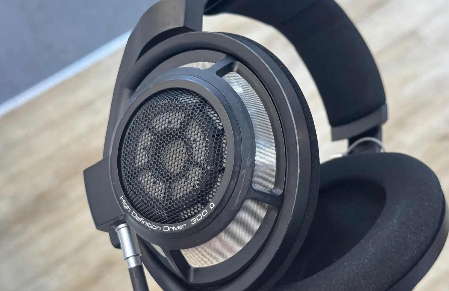 HD800S vs HD820 เปรียบเทียบหูฟังเปิดและปิดระดับแฟลกชิพ