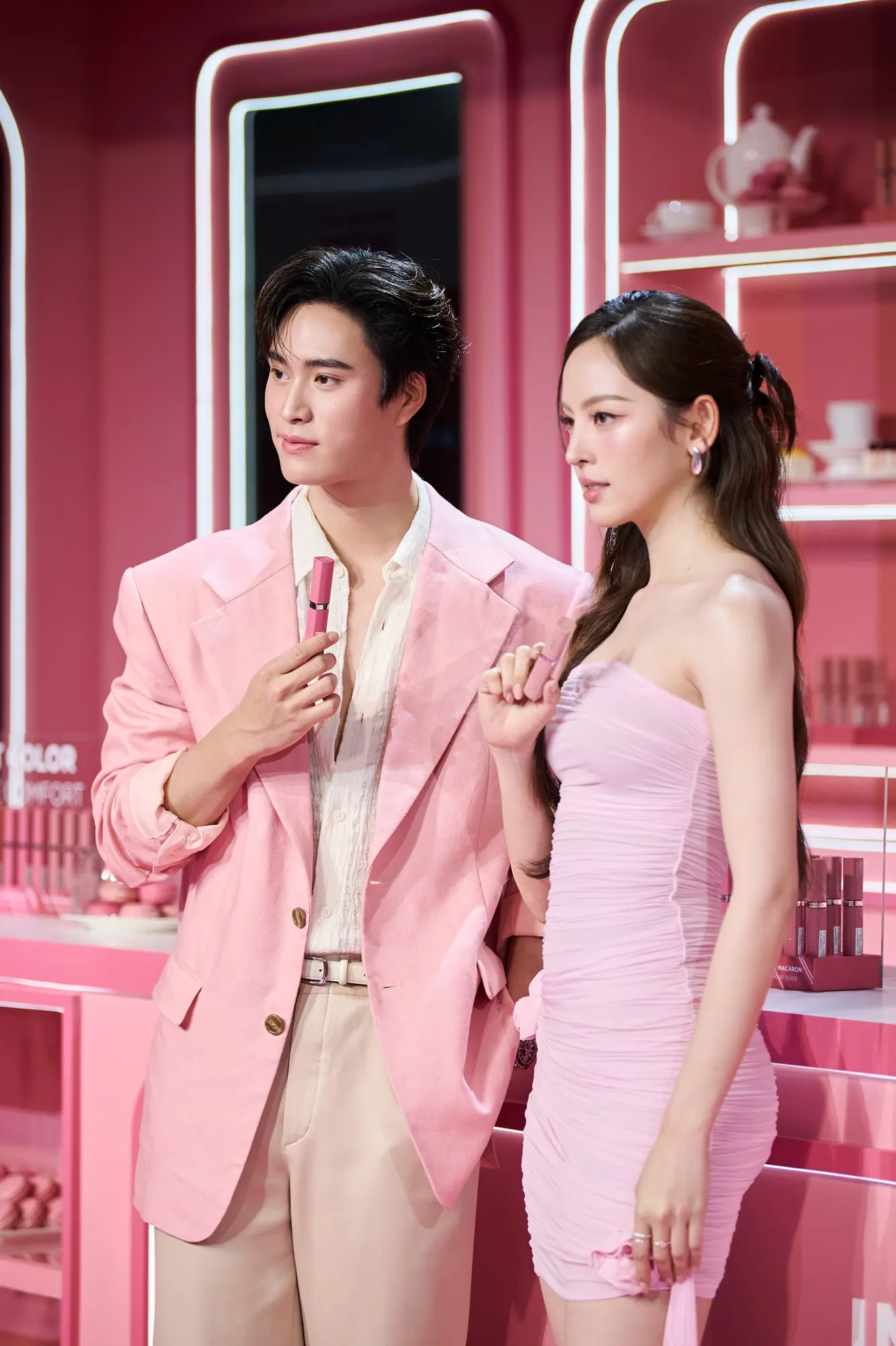 ลิปสติกยาวทนครองเวทีความงาม เมื่อเซเลบริตี้นำเทรนด์นู้ดและสีแดงคลาสสิก