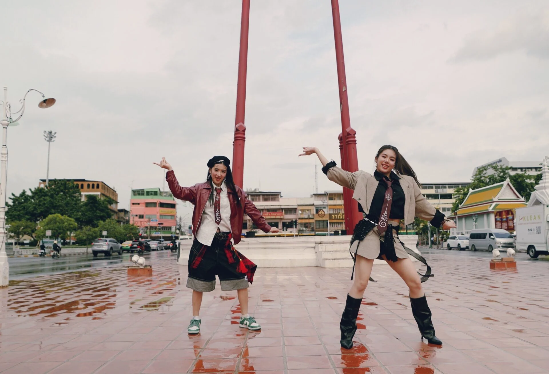 มานี่มา ซิงเกิลดูโอ้สายมูของนุ่น-แพรวาที่เขย่าวงการ T-POP