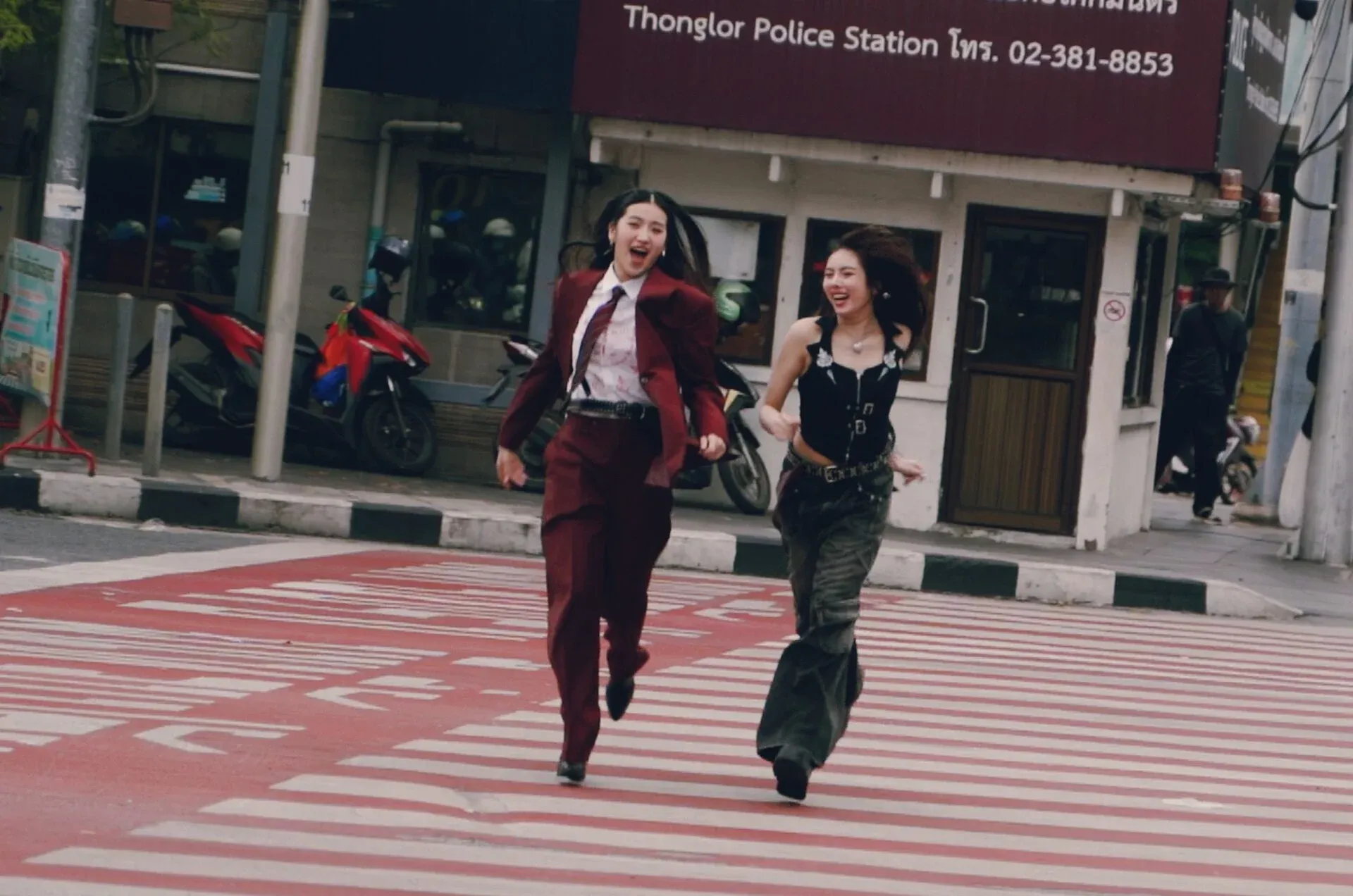 มานี่มา ซิงเกิลดูโอ้สายมูของนุ่น-แพรวาที่เขย่าวงการ T-POP