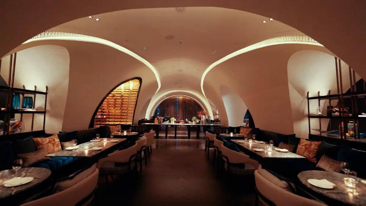 Fairmont Bangkok Sukhumvit ดีล 6 พันล้านที่กำลังเขียนเกมใหม่ให้โรงแรมหรูหราแบงคอก