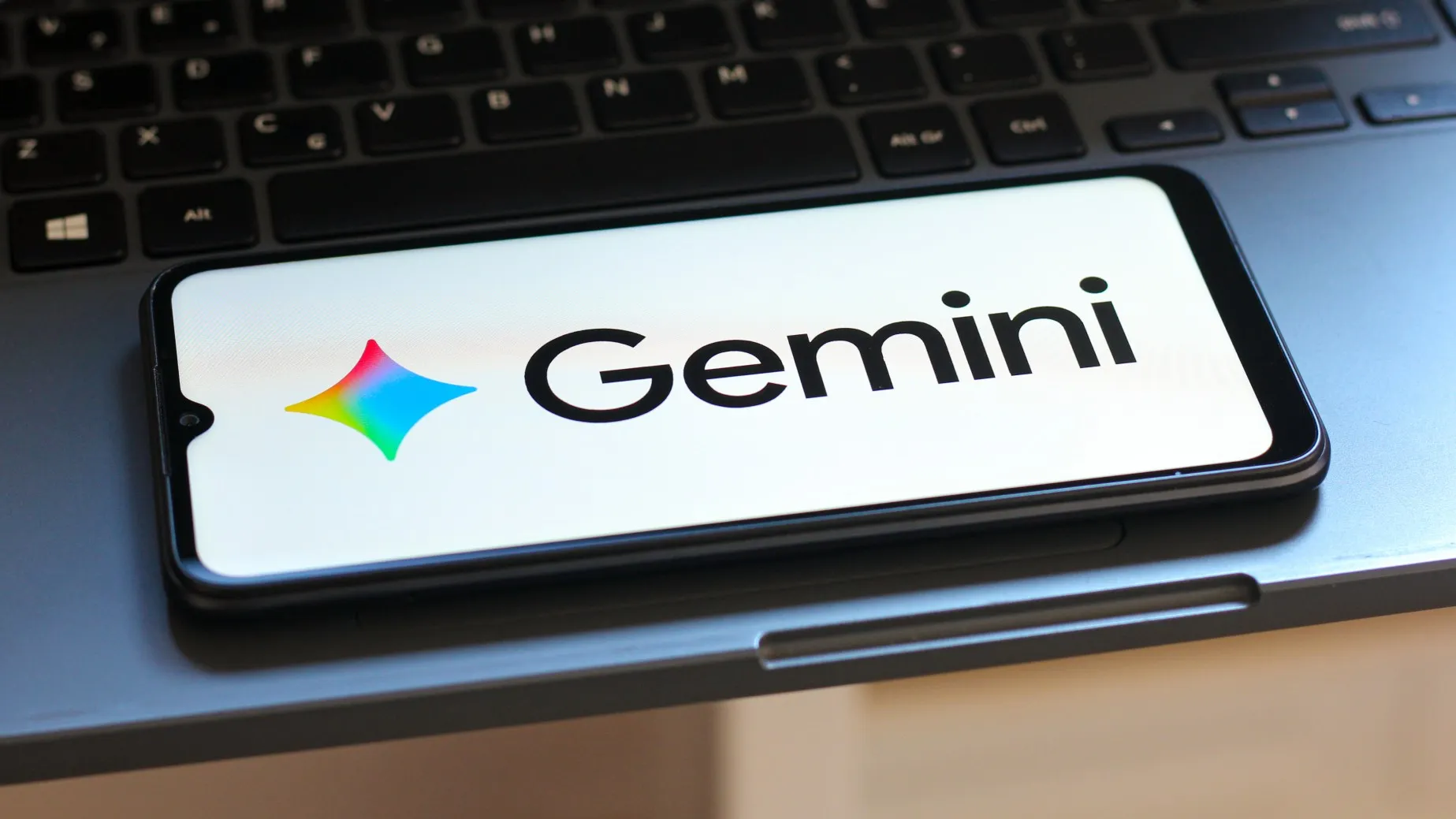 ใช้ AI ติวเตอร์ส่วนตัวกับ Google Gemini ให้คุ้มสำหรับการเรียนและสอบ