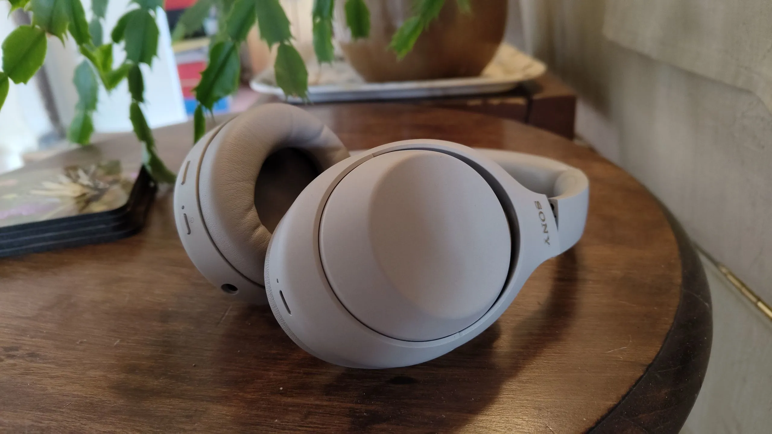 Sony ปลุกตำนาน WH-1000XM4C หูฟังตัดเสียงราคาประหยัดชน Bose และ Sennheiser
