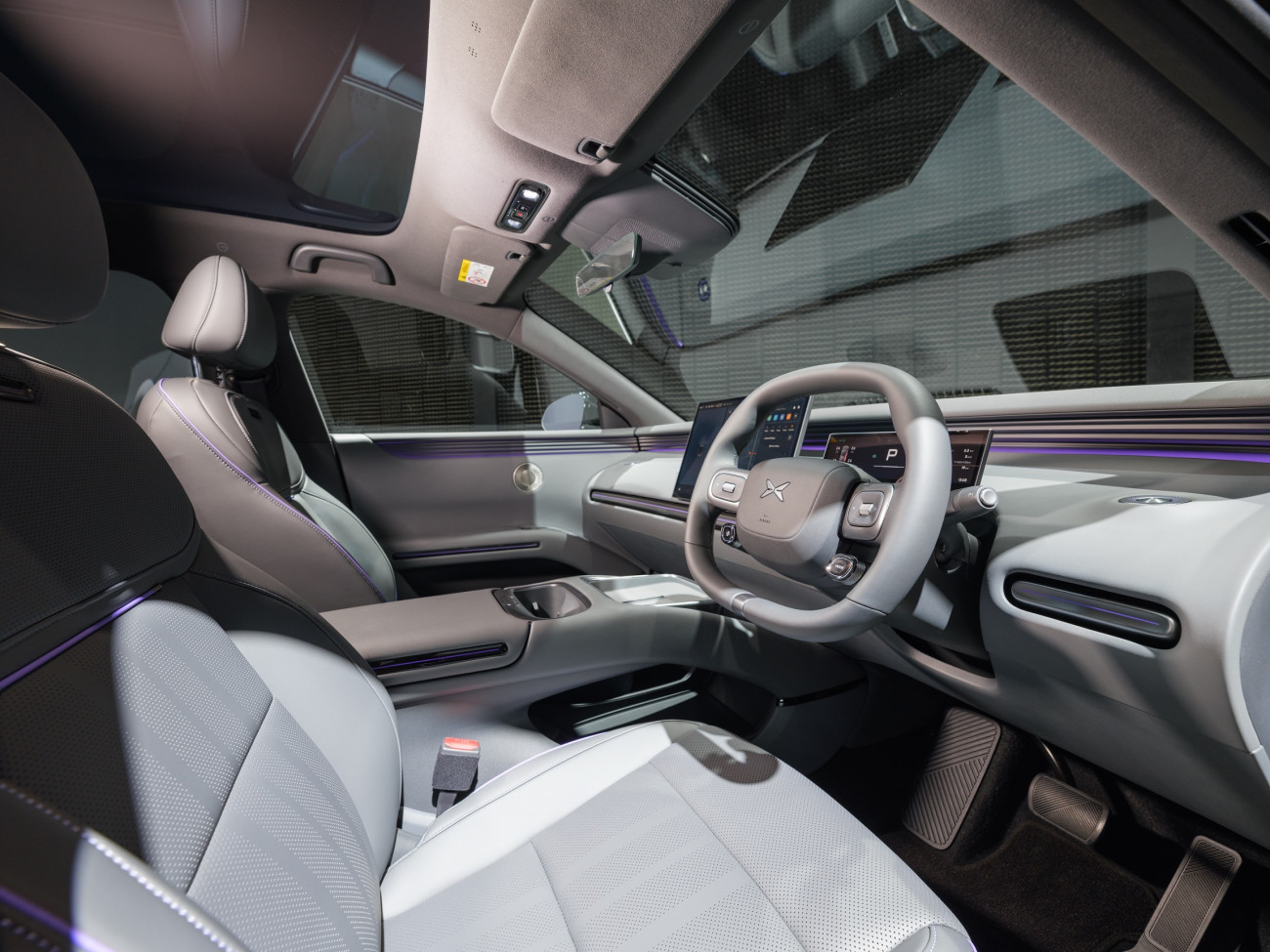 XPENG L03 AI SUV Coupe พวงมาลัยขวา ท้าชน Tesla ในสนามพรีเมียม