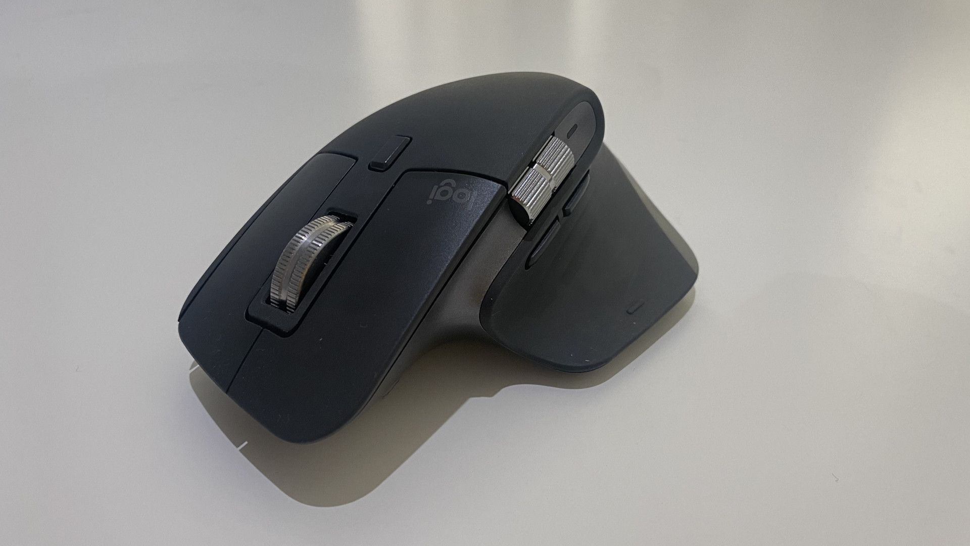 รีวิว MX Master 3S เมาส์ไร้สาย MX Master ที่เกิดมาเพื่อการทำงานหลายจอ