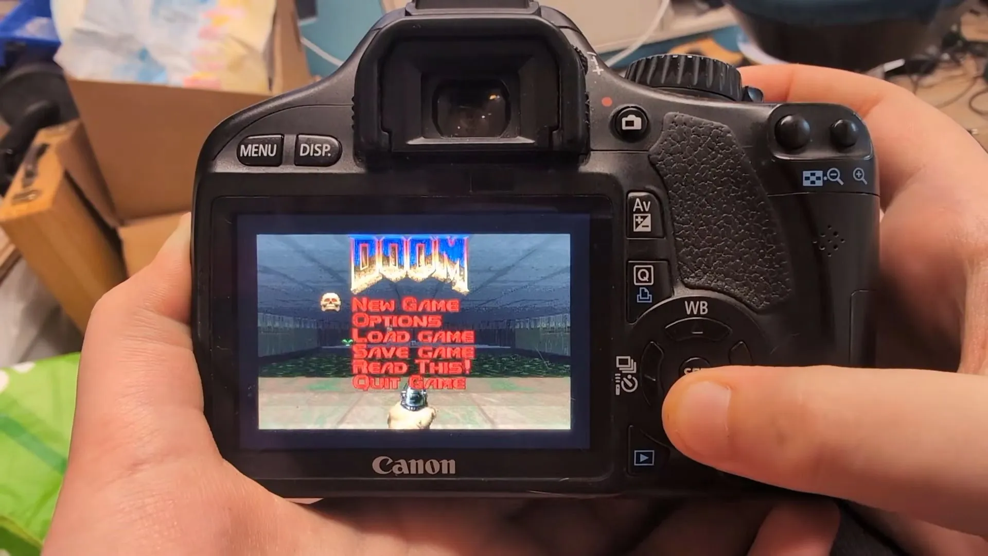 เมื่อกล้อง Canon DSLR กลายเป็นเครื่องเล่น Doom