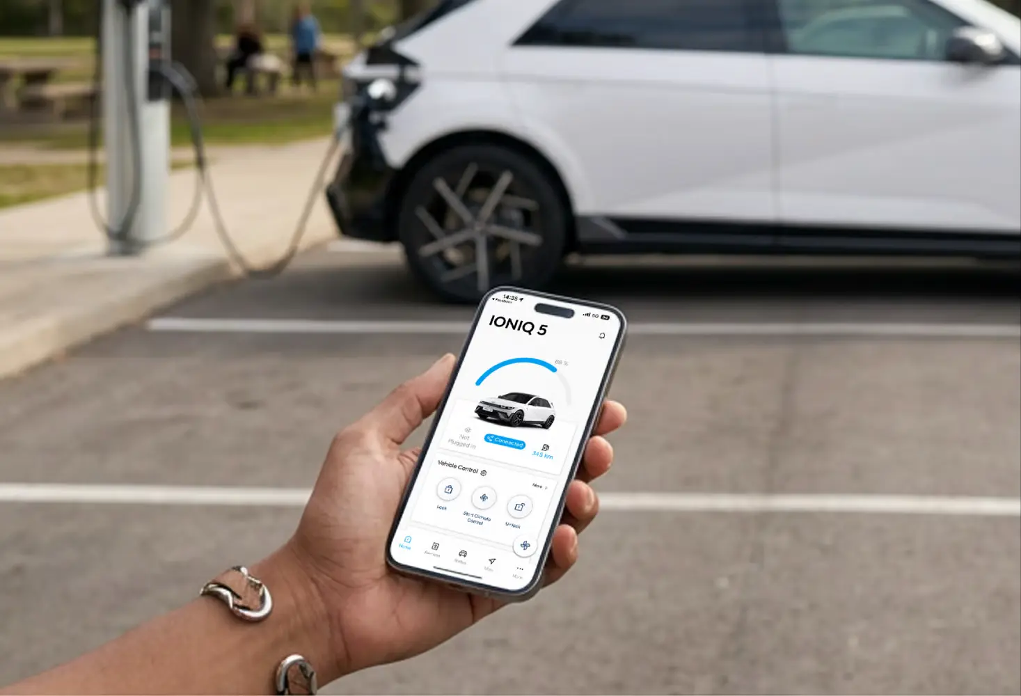 ควบคุมรถผ่านสมาร์ตโฟนด้วยระบบ Bluelink Connected Car
