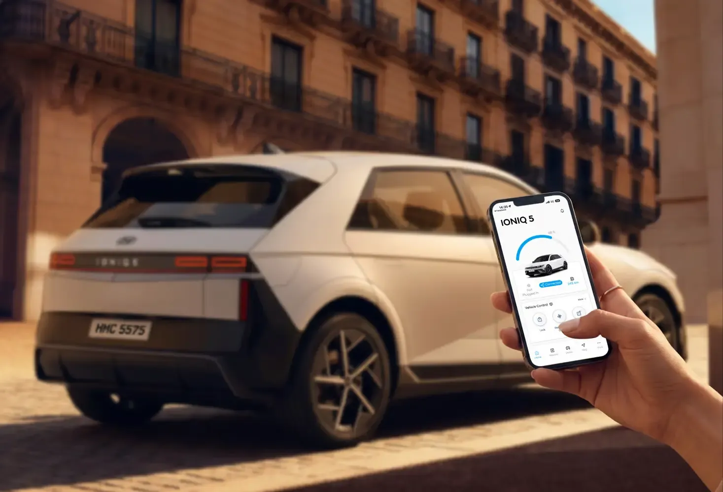 ควบคุมรถผ่านสมาร์ตโฟนด้วยระบบ Bluelink Connected Car