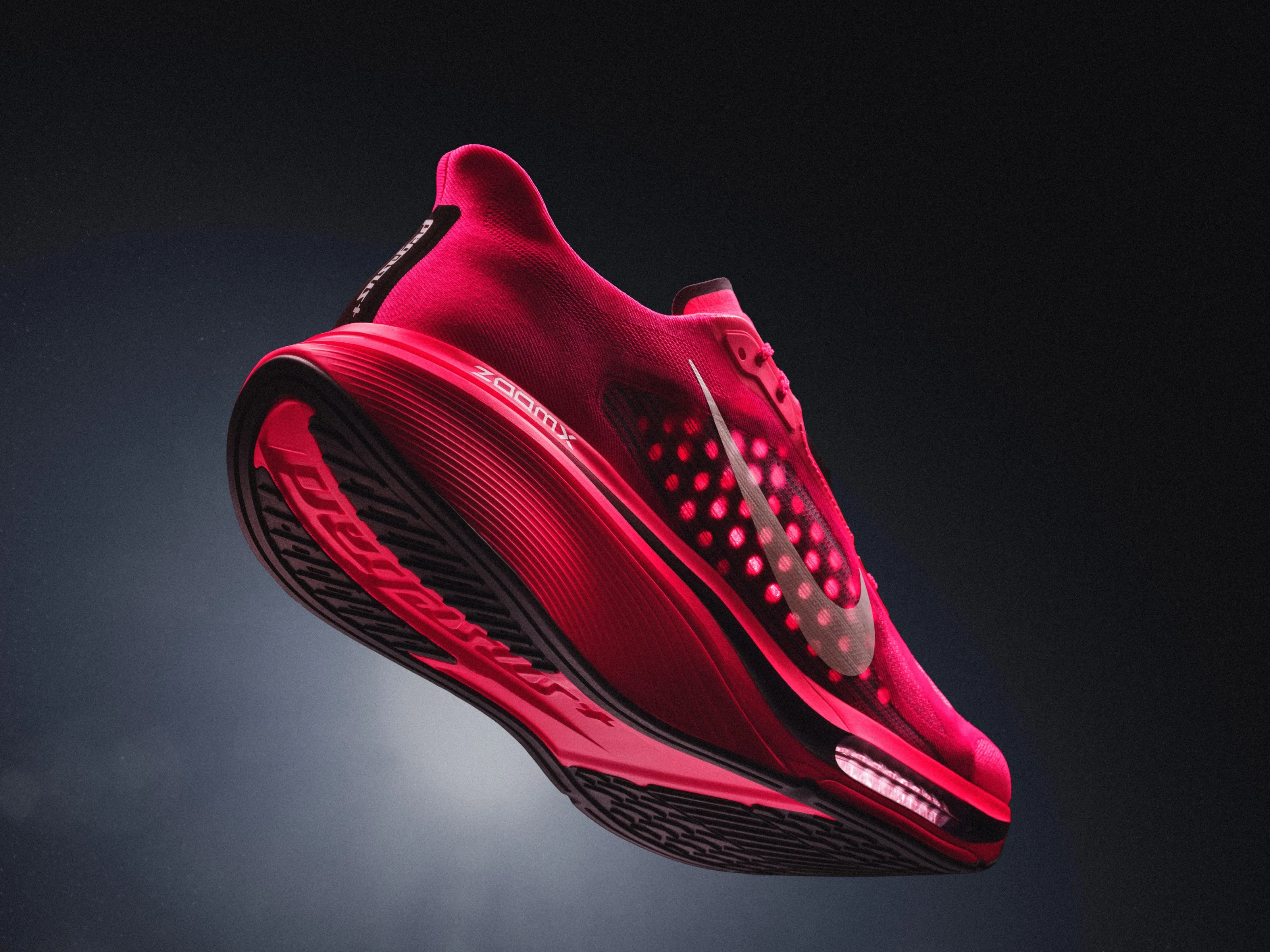 Nike Pegasus Plus 2 รองเท้าวิ่งเทมโปที่ใกล้เคียงซูเปอร์ชูแต่ใส่ซ้อมได้ทุกวัน
