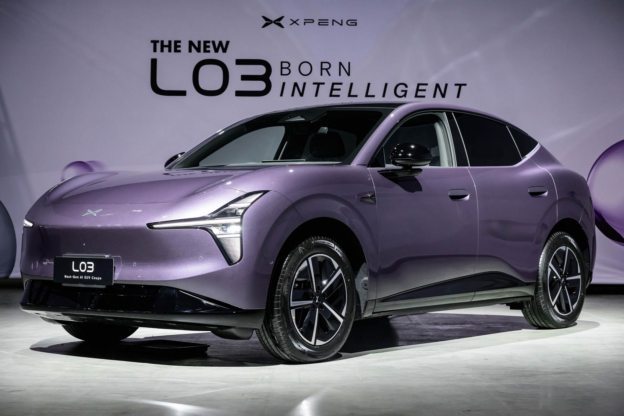 เอ็กซ์เผิง L03 AI SUV คูเป้พวงมาลัยขวารุ่นแรก Born Intelligent