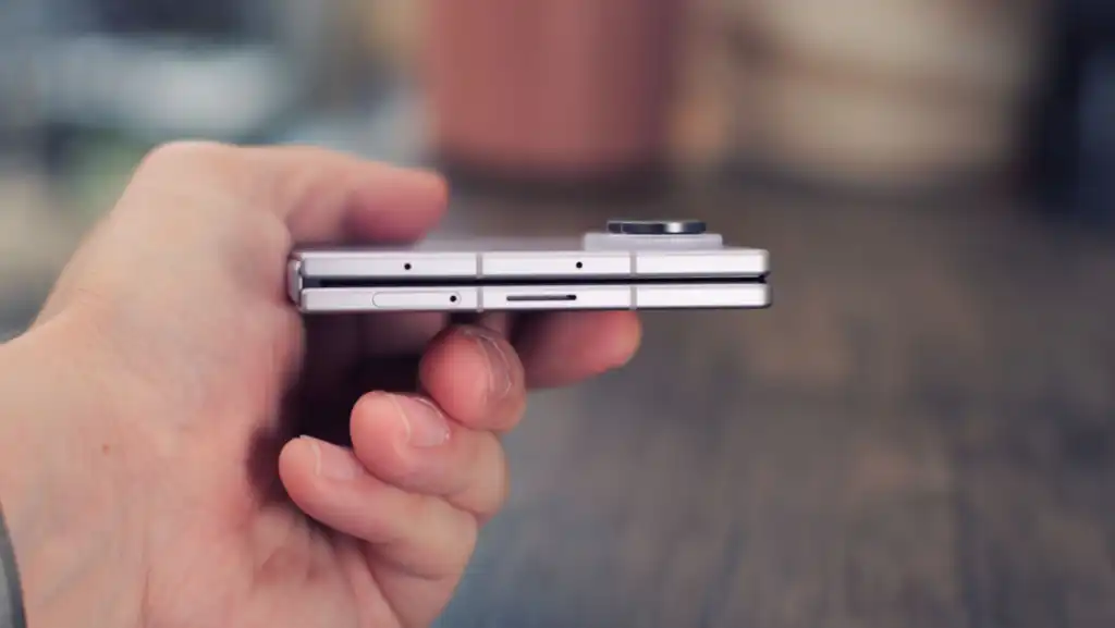 iPhone Ultra พับได้ มือถือจอพับที่แพงและเสี่ยงที่สุดของ Apple
