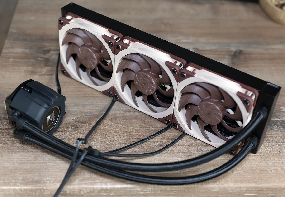 ทำไม Noctua เมิน RGB และจอ: เมื่อการระบายความร้อนชนะความสวย
