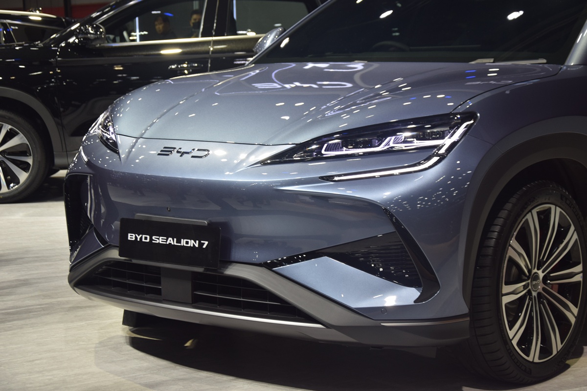 BYD Sealion 7 AWD Ultimate สเปกพรีเมียม 800V ท้าชนตลาด EV ระยะไกล