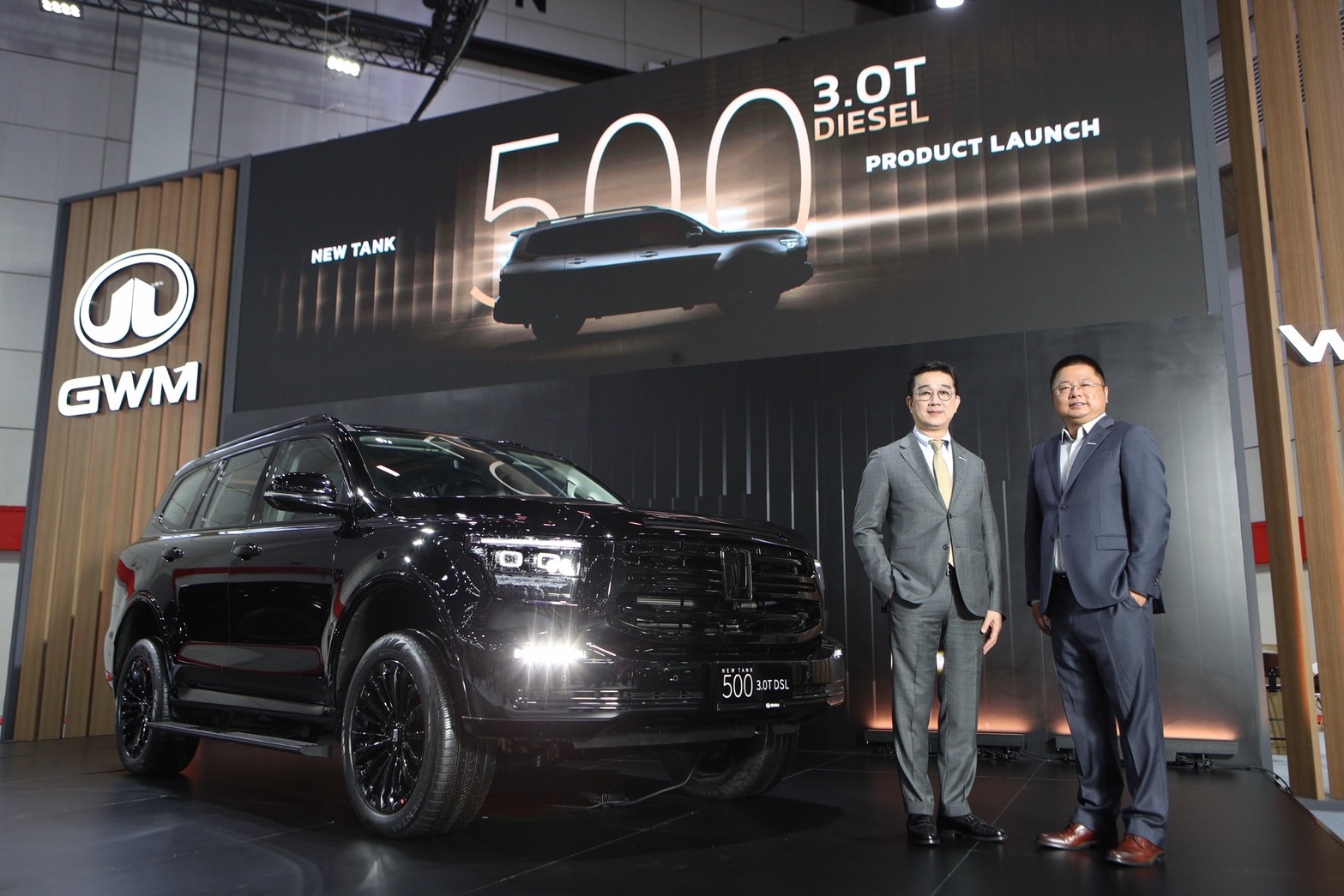 พรีเมียมออฟโรดสองสไตล์ TANK 500 ดีเซล และ TANK 300 ไฮบริด