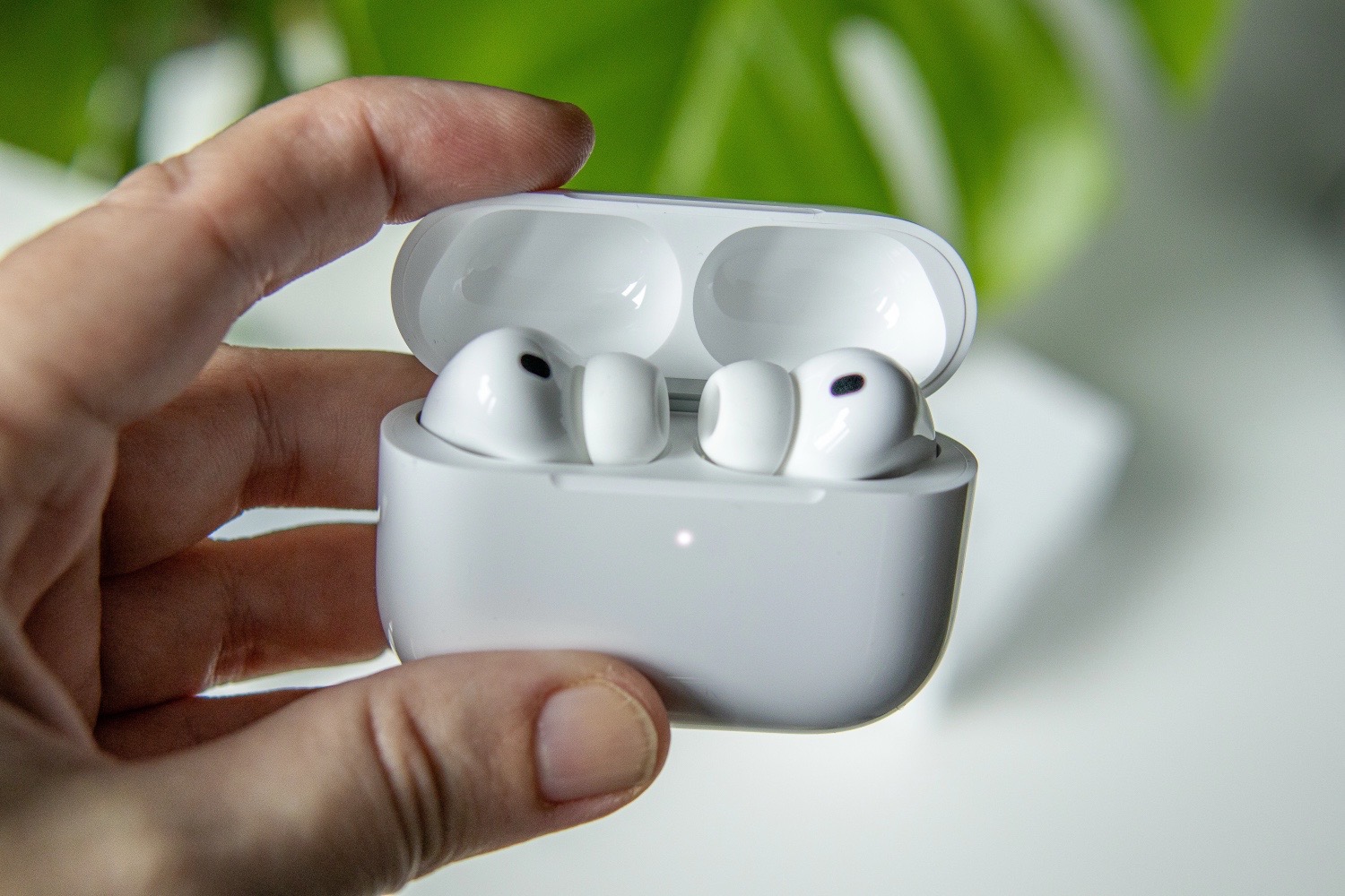 AirPods ติดกล้องกับยุคใหม่ของ Visual Intelligence และ Siri