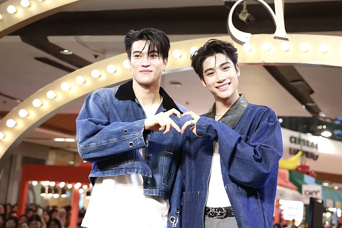 ดาราซีรีส์ยอดนิยมกับงานแฟนมีตที่เปลี่ยนคนดูให้เป็นครอบครัว