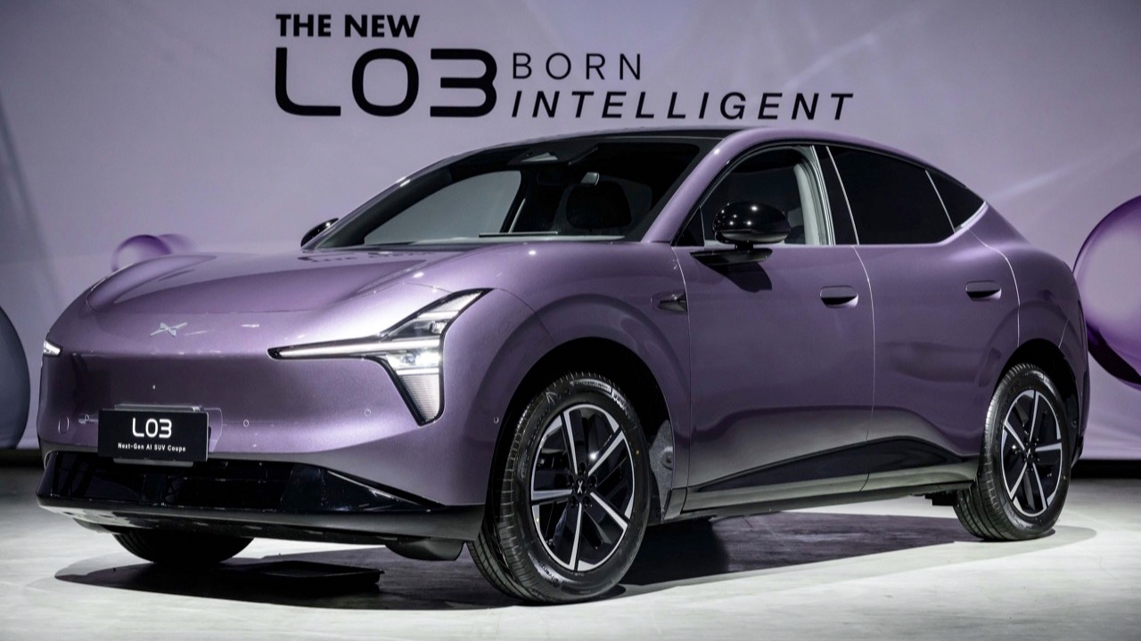 XPENG L03 AI SUV Coupe พวงมาลัยขวารุ่นแรก ชนตลาดพรีเมียม EV