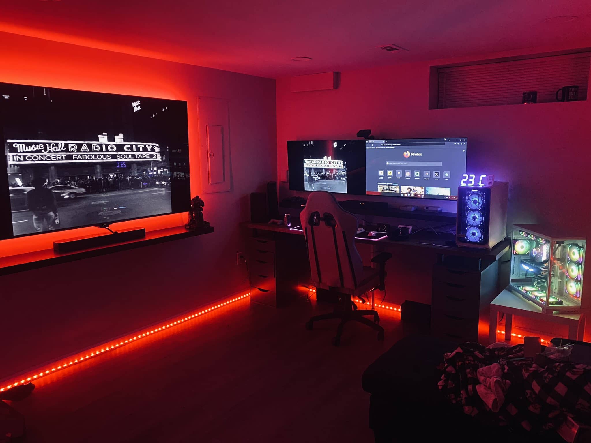 組 Complete Gaming Battlestation ตั้งโต๊ะเกมแบบ DIY ให้ลงตัวทั้งจอ ไฟ และสาย