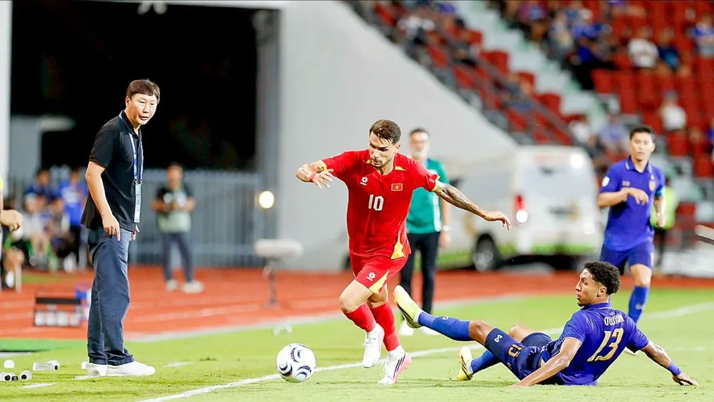 เวียดนามบุกพิชิตนัดชิงเลกแรก ดับความมั่นใจเจ้าถิ่น 2-0