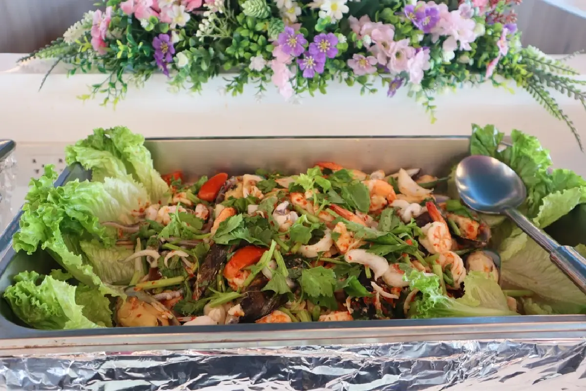 ล่องเรือบุติก กรุงเทพ เปลี่ยนเจ้าพระยาให้เป็นโต๊ะอาหารสโลว์ไลฟ์