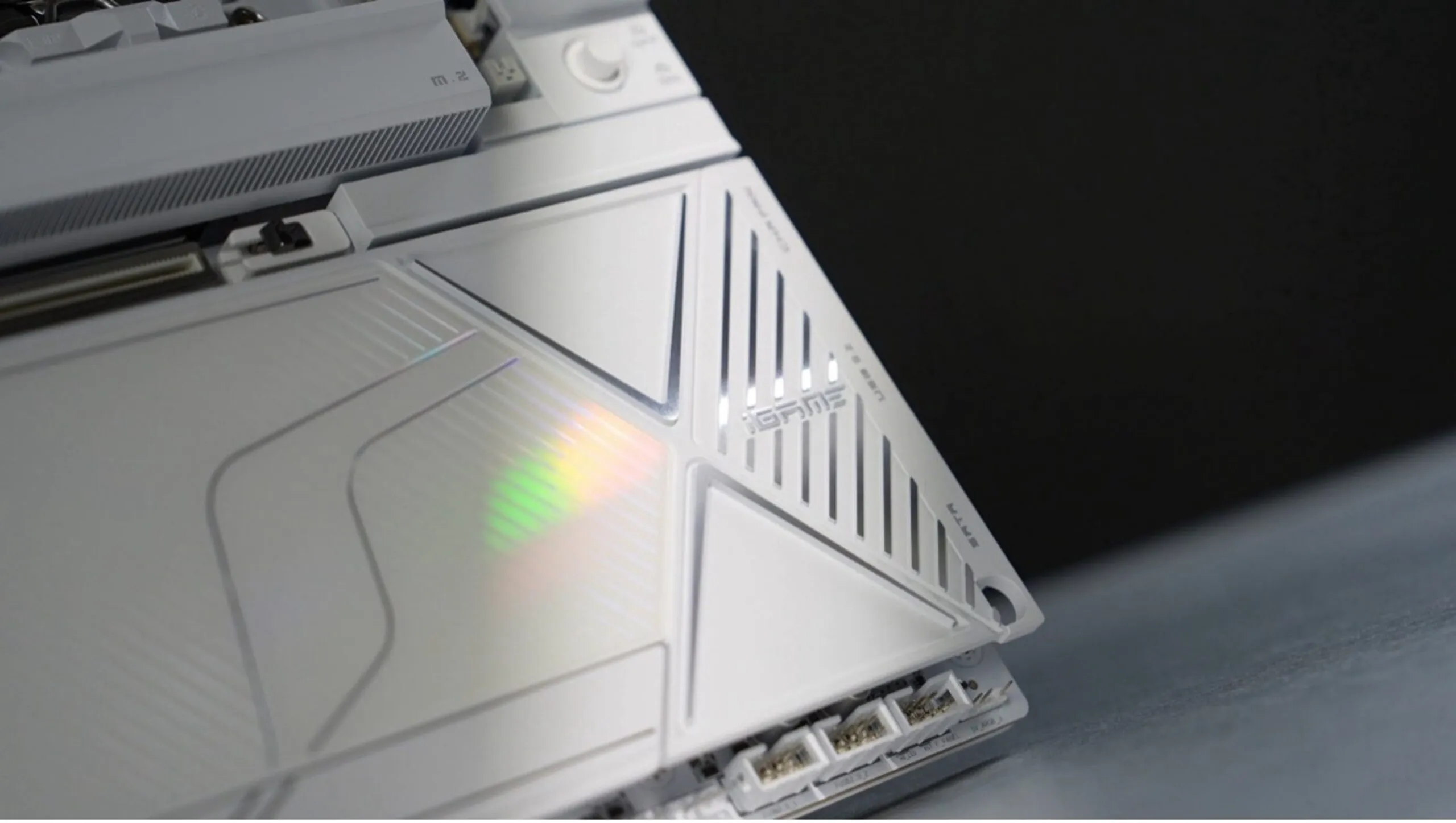 รีวิว Colorful iGame X870E VULCAN W OC เมนบอร์ด AM5 สาย OC สีขาวจัดเต็ม