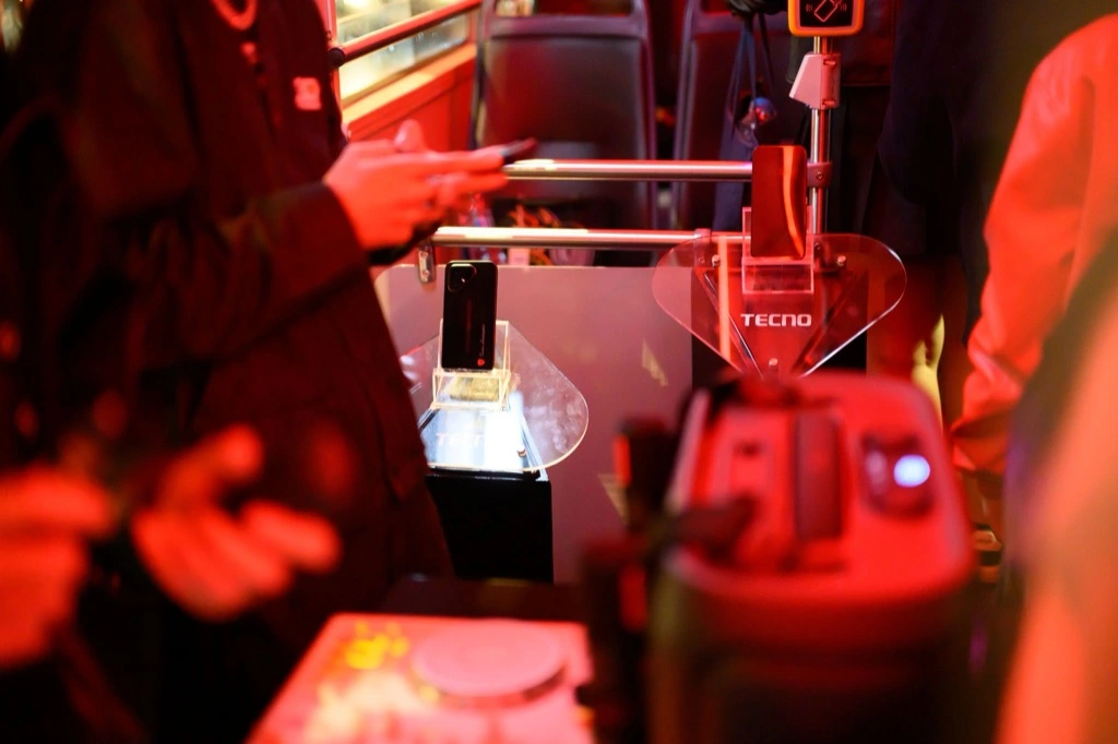 TECNO POVA 8 Pro Tonino Lamborghini ยึดค่ำคืนกรุงเทพฯ