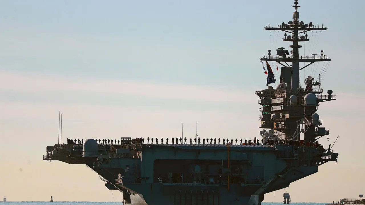 เรือบรรทุกเครื่องบิน USS Abraham Lincoln เยือนพอร์ตตะวันออก เงินสะพัดและเกมยุทธศาสตร์
