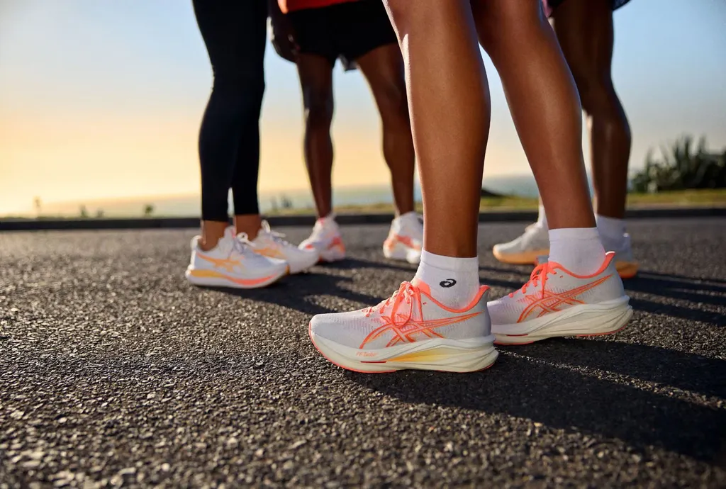 ASICS Sonicblast 2 vs Nike Pegasus Plus 2 เลือกคู่ไหนให้ซ้อมเร็วได้ฟีลวันแข่ง
