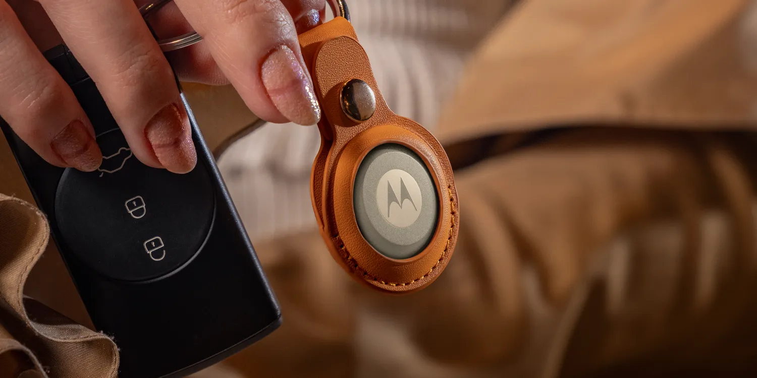 เจาะดีล item tracker ถูกที่สุด เปรียบเทียบ AirTag 2, Moto Tag 2 และทางเลือกสายประหยัด