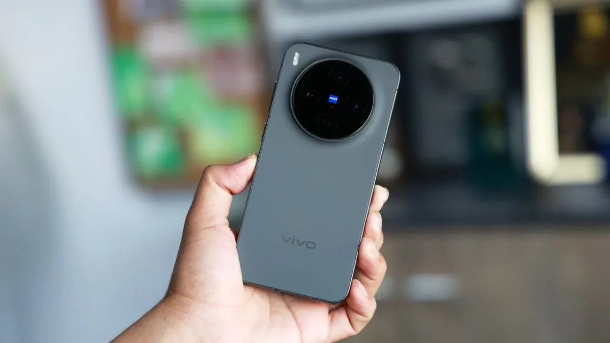 วิเคราะห์หลุด Vivo X500 Pro Max พลิกเกมด้วยดีไซน์กล้องวงกลมและ Zeiss 17EV