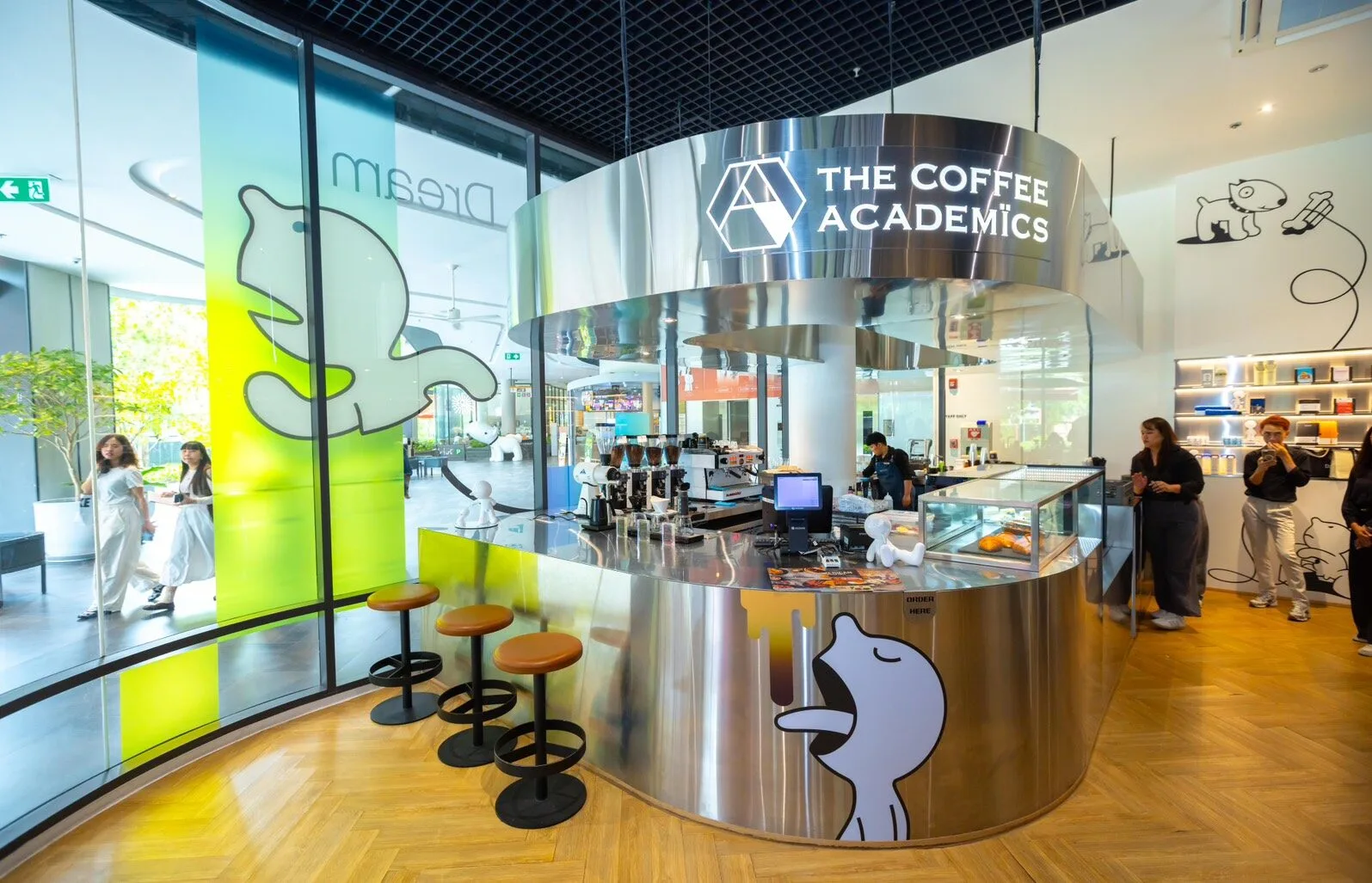 PRESS PLAY ร้านกาแฟสเปเชียลตี้ที่กลายเป็นแกลเลอรี่ศิลปะขี้เล่น