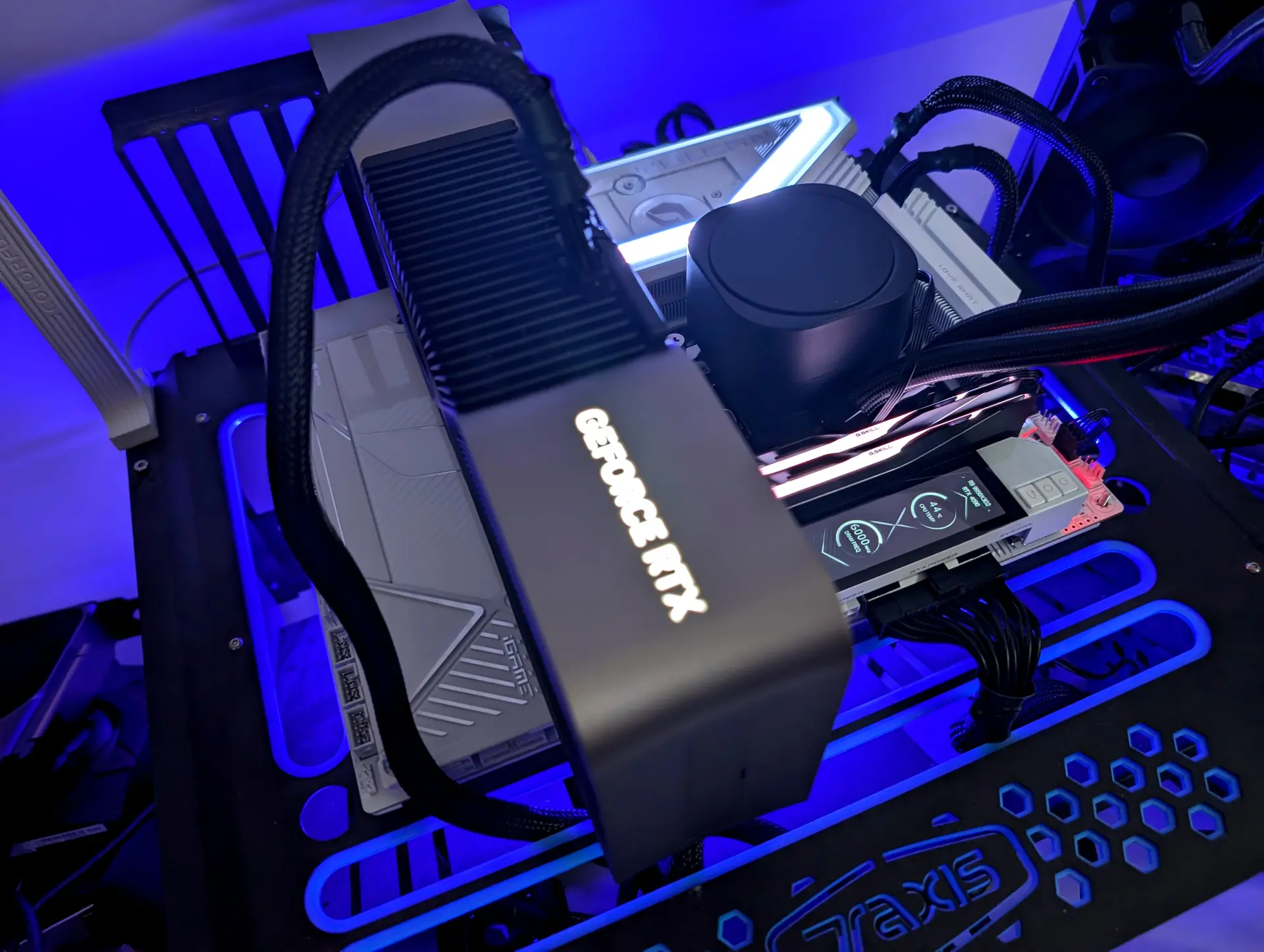 รีวิว Colorful iGame X870E VULCAN W OC เมนบอร์ด AM5 สาย OC สีขาวจัดเต็ม