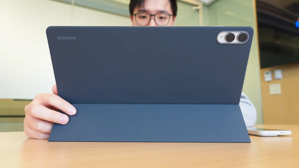 เปรียบเทียบแท็บเล็ตหน้าจอใหญ่ iPad Pro M2, Galaxy Tab S9 Ultra และ Surface Go 3