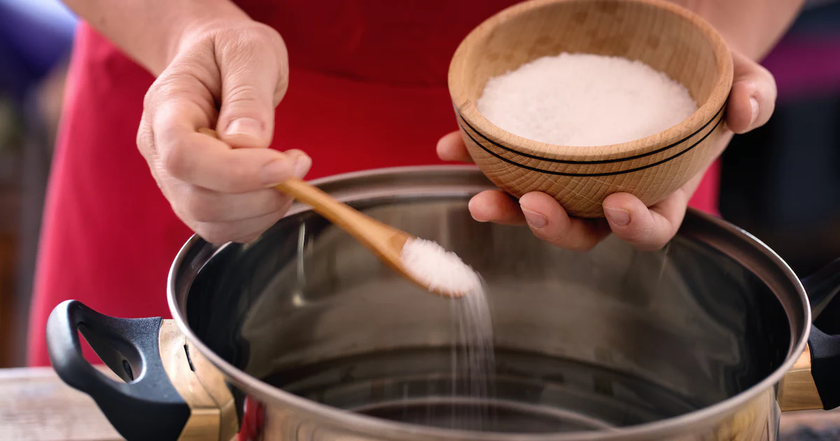 เลือกเกลือให้ถูกจาน Fleur de Sel เกลือ Himalaya และเกลือสาหร่าย