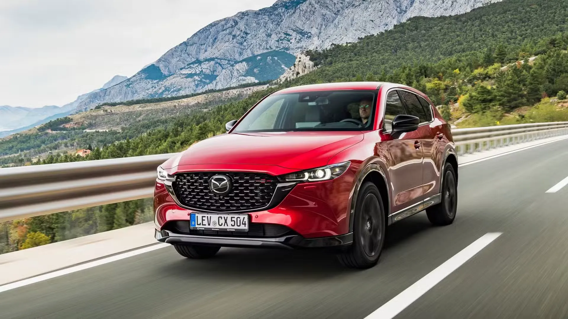 Mazda CX-5 เสียจุดเด่นให้คู่แข่ง ทำไมคนหันไปซื้อ CR-V และ Forester