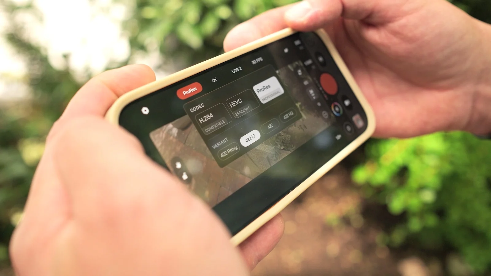 เพิ่ม 4x Optical Zoom ให้ iPhone ด้วยเลนส์โทรโฟโต้ภายนอก