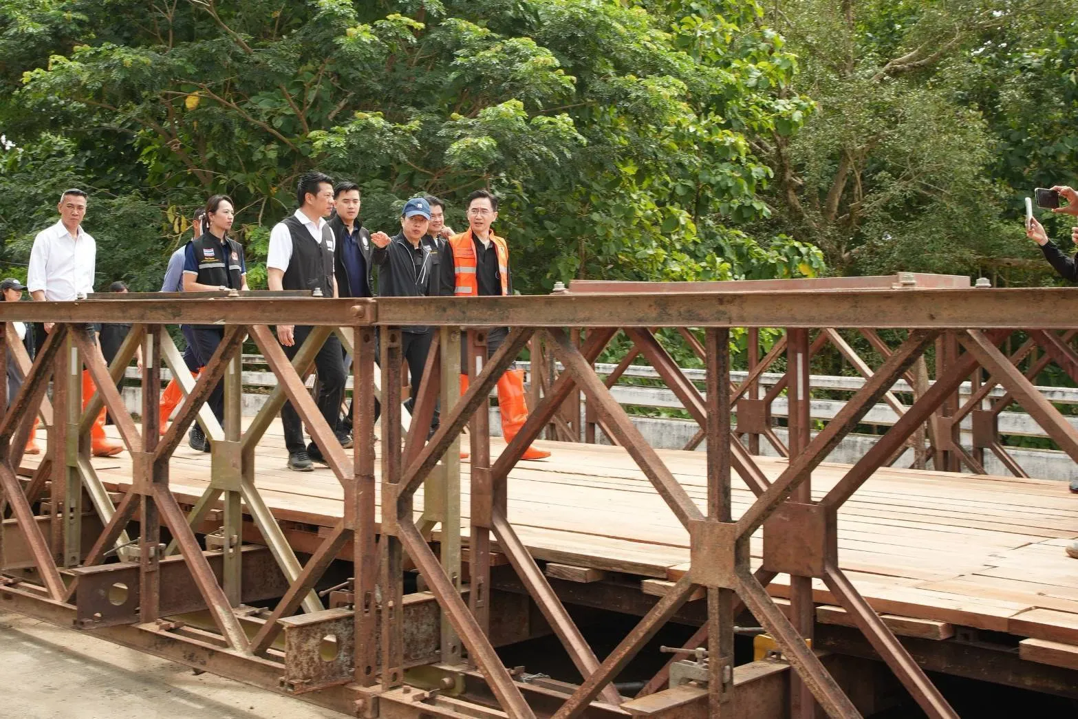 สะพานเบลีย์ชั่วคราวเปิดทางเหนือ ฟื้นถนนและความหวังการท่องเที่ยว