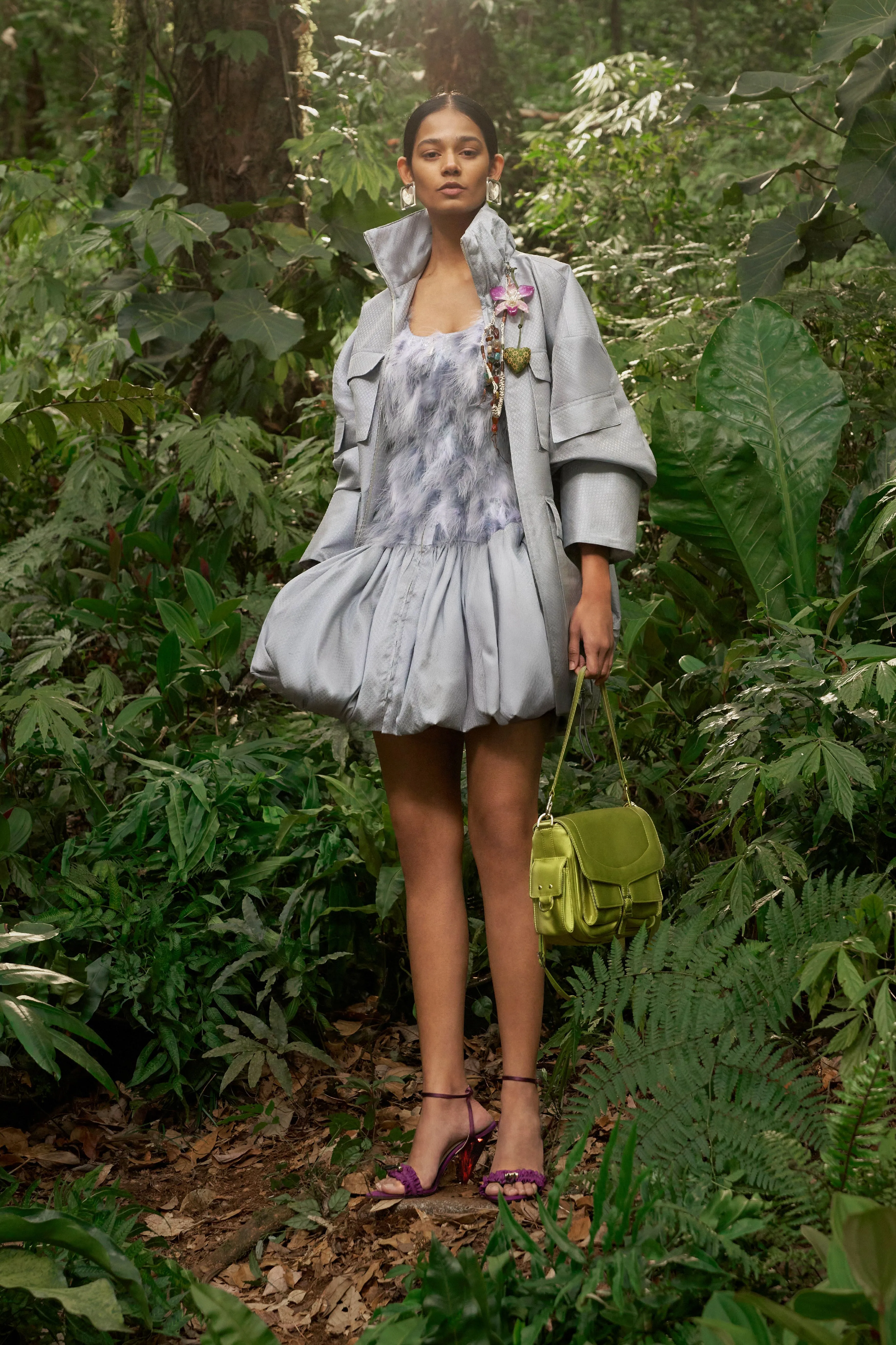 Sporty Luxe Takes Over เมื่อโอเวอร์ไซซ์เอาต์เตอร์แวร์กลายเป็นคำจำกัดความใหม่ของความหรูหรา
