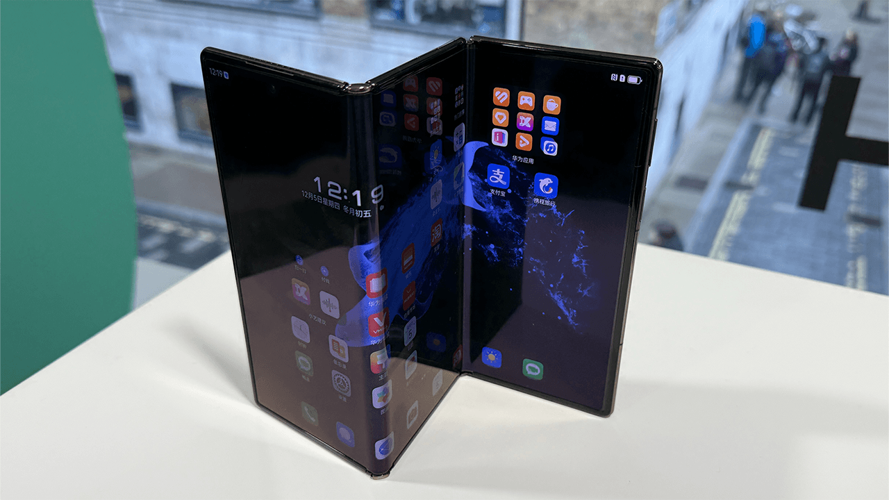 ตลาดโทรศัพท์พับได้เปลี่ยนขั้ว เมื่อ iPhone Ultra เตรียมลงสนามชน Galaxy Z Fold8