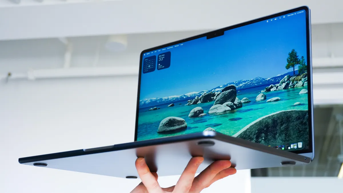 รวบดีลแล็ปท็อป Labor Day ลดแรงทั้ง Apple Dell Lenovo HP