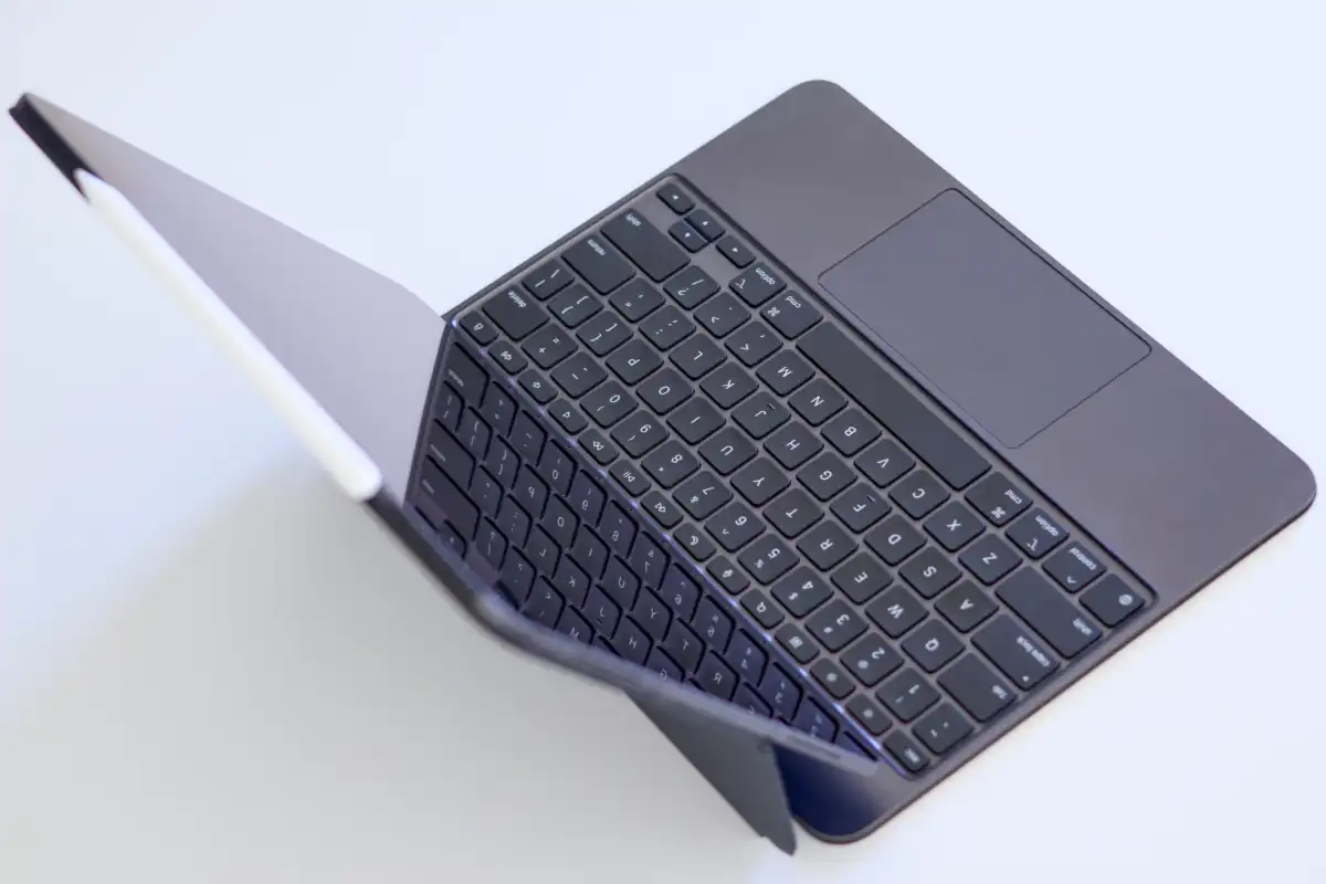 ยกระดับ iPad ให้เป็นเครื่องทำงานมืออาชีพด้วยอุปกรณ์เสริมและฟีเจอร์เดสก์ท็อป