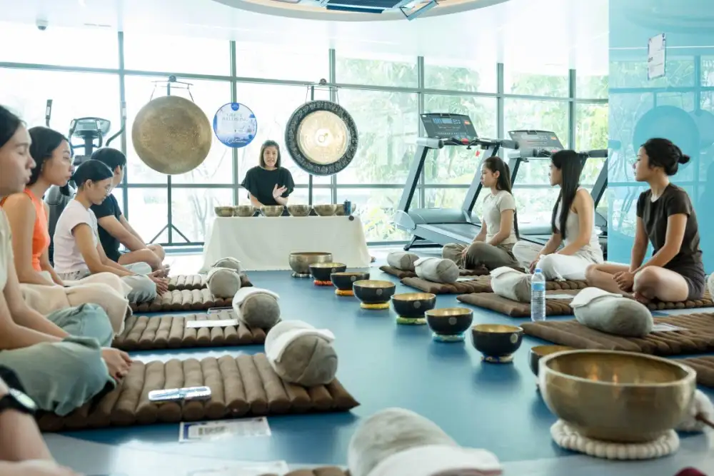 Sound Bath กับสมองยามค่ำคืน ทำไมเสียงถึงช่วยให้เรานอนหลับลึกขึ้น