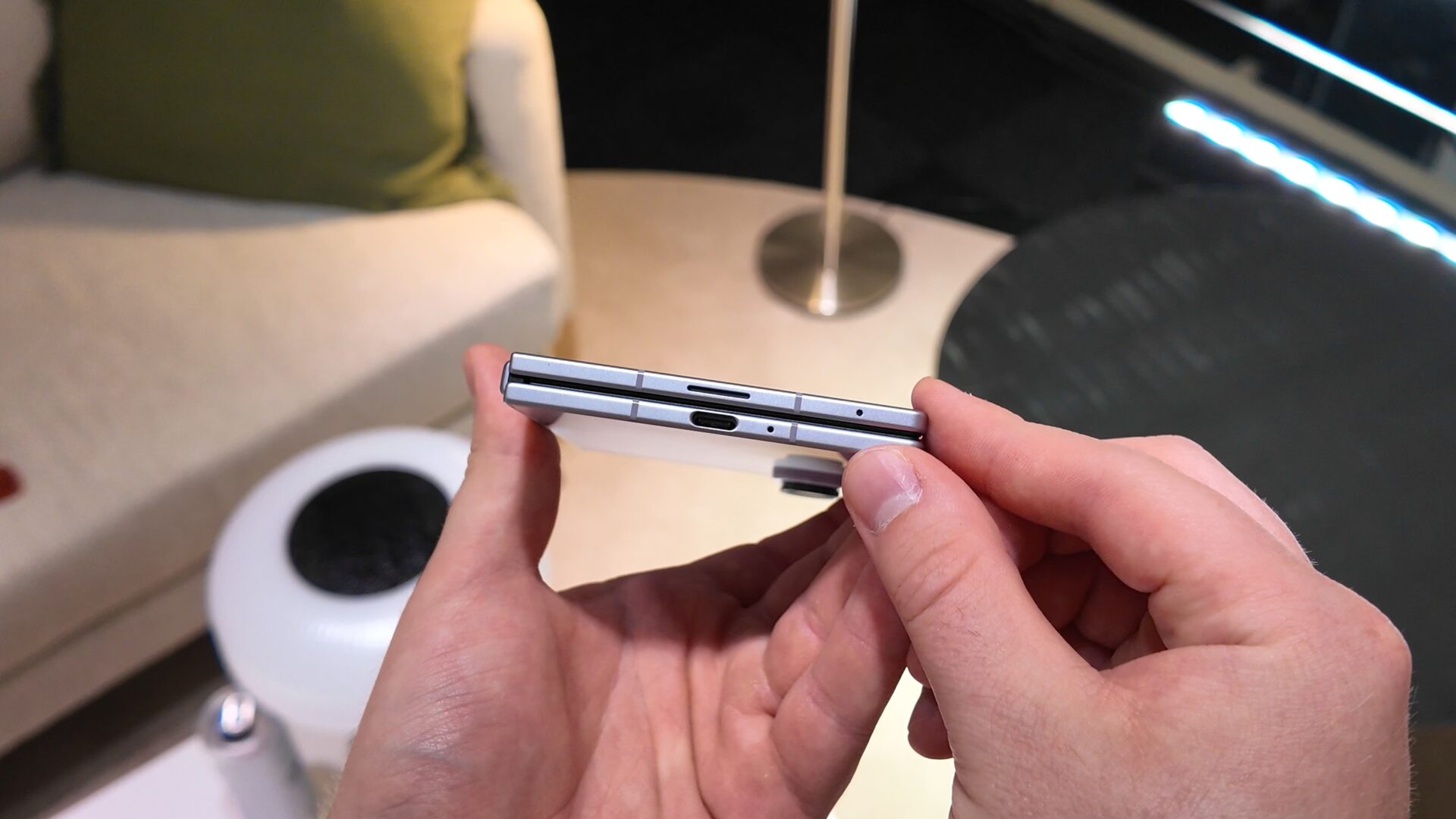 ทำไมกล้องโฟนพับถึงยังไม่สุด: ข้อแลกเปลี่ยนของ Samsung และ iPhone Ultra