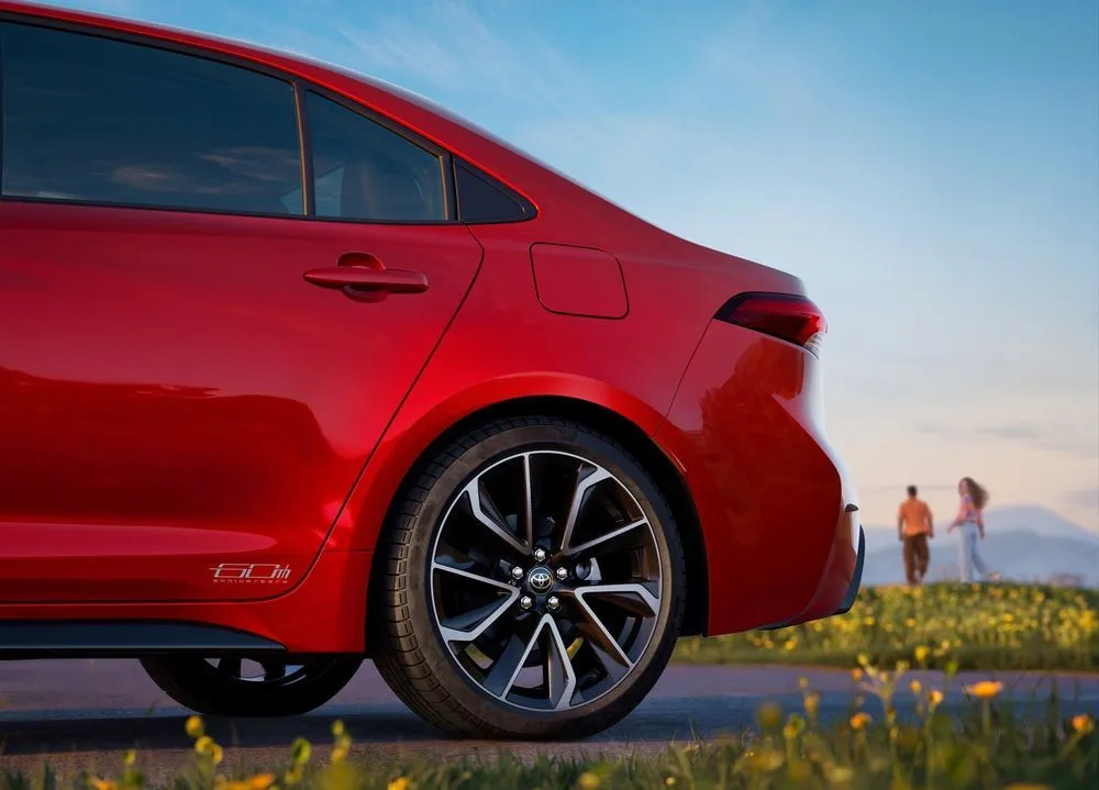 Toyota Corolla 60th Anniversary Edition รุ่นลิมิตที่สะสมได้มากกว่าขับ