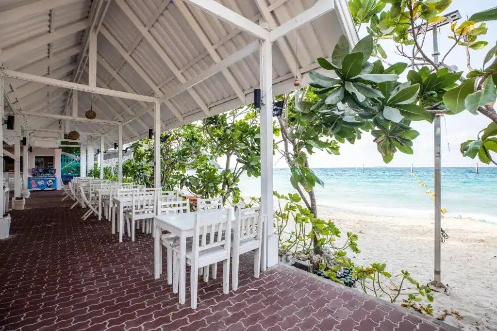 5 ที่พักริมทะเลและล่องเรือริมน้ำ น่าไปจองก่อนใคร